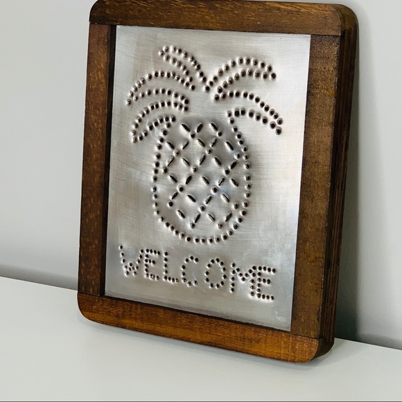 🍍PINEAPPLE “Welcome” Sign - Picture 2 of 4
